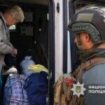 Поліцейські «Білі янголи» евакуювали мешканців Краматорська під бомбами