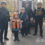 Краматорські рятувальники вмовили ще одну родину з дитиною евакуюватися